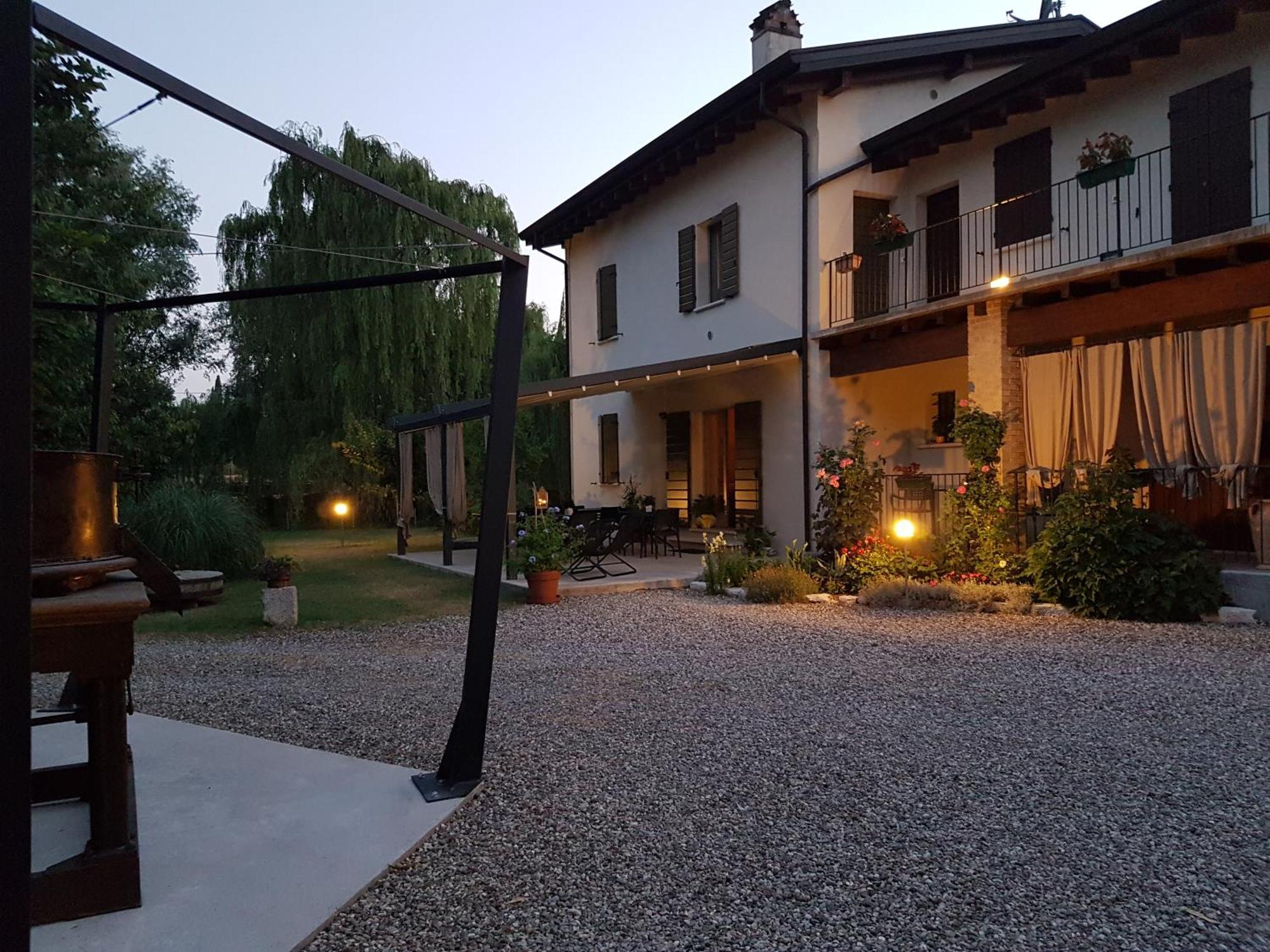 L'Isolo B&B E Case Vacanza Monzambano Ngoại thất bức ảnh