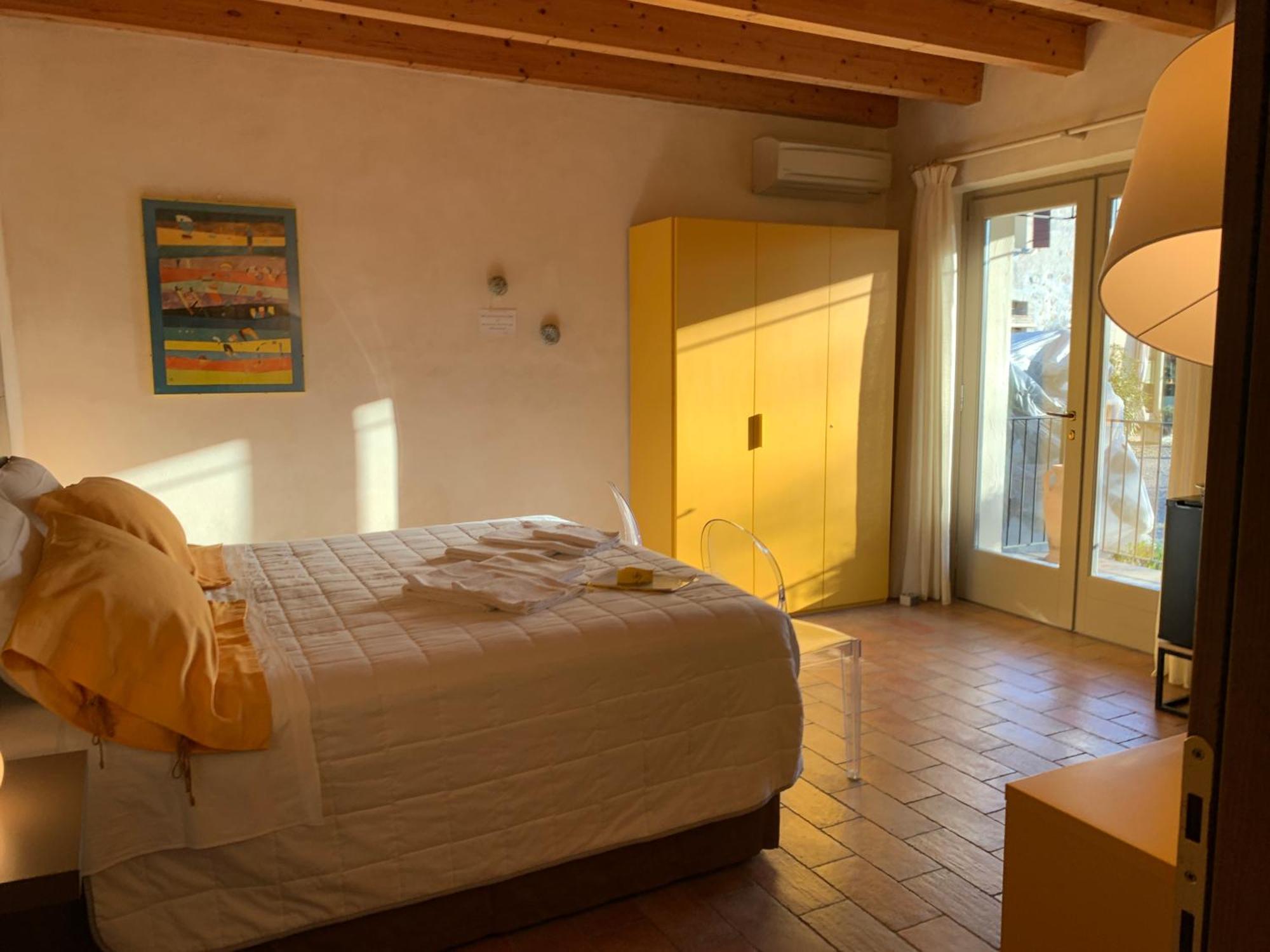 L'Isolo B&B E Case Vacanza Monzambano Ngoại thất bức ảnh
